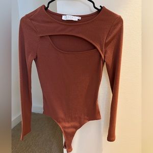 ASTR the Label brown cut out bodysuit size small